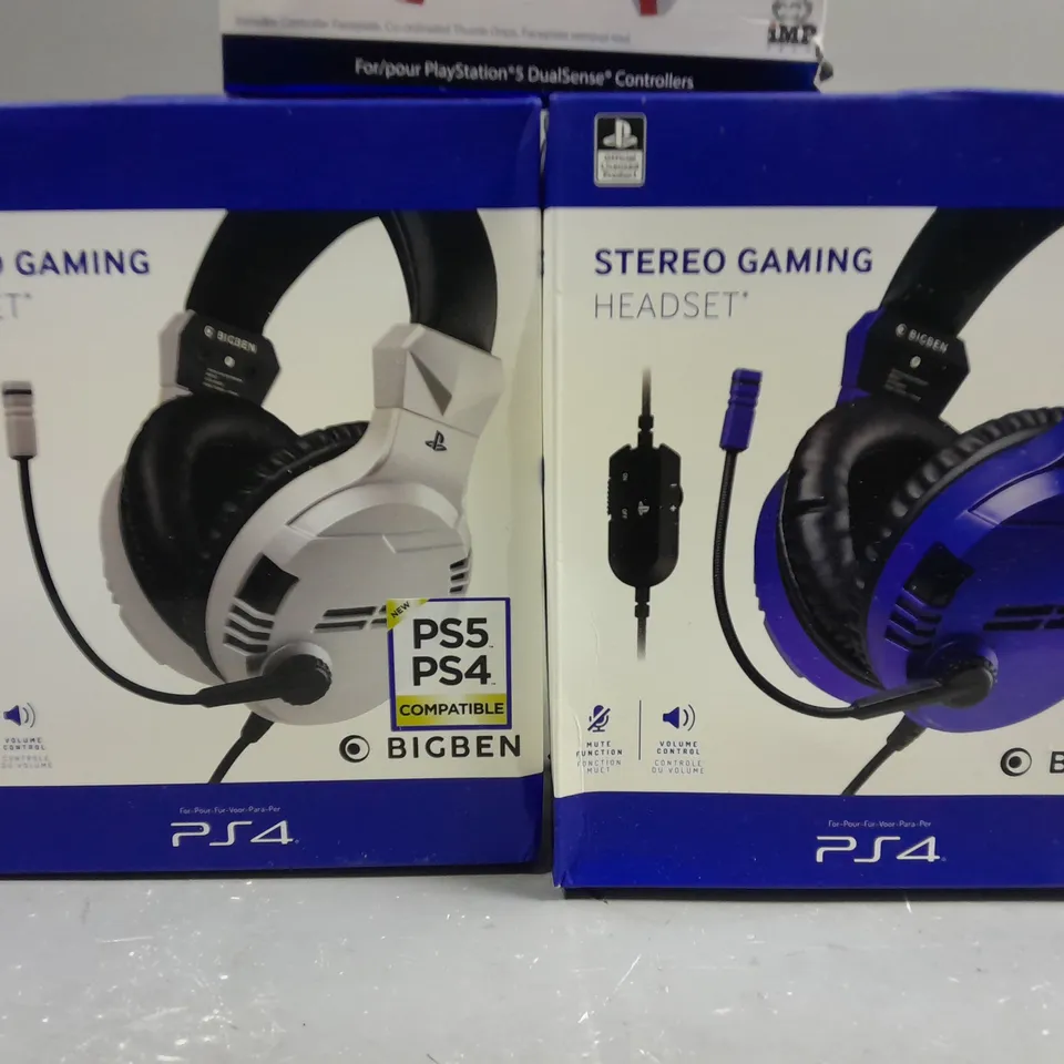 LOT OF 3 TECH ITEMS FOR PLAYSTATION INCLUDES BIGBEN STEREO GAMING HEADSETS FOR PS4 AND FACEPLATE STYLING KIT FOR PS5 CONTROLLER