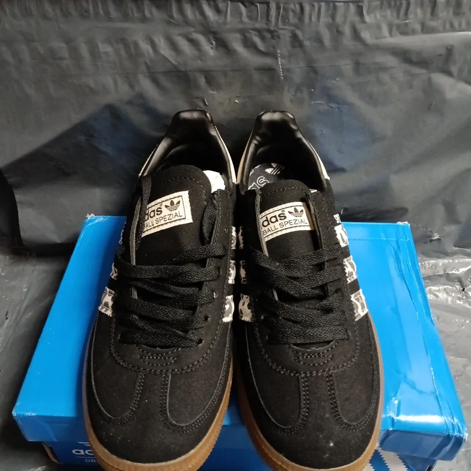 BOXED PAIR OF ADIDAS SPEZIAL SNEAKERS – UK SIZE 6
