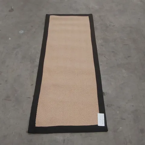 QUALITY DESIGNER AREA RUG - APPROXIMATELY 150 x 61cm