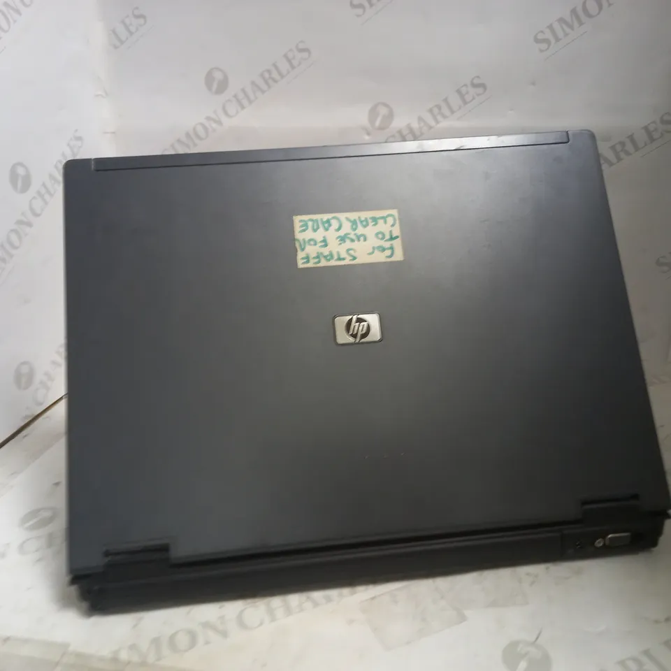HP COMPAQ NW8240 15" LAPTOP
