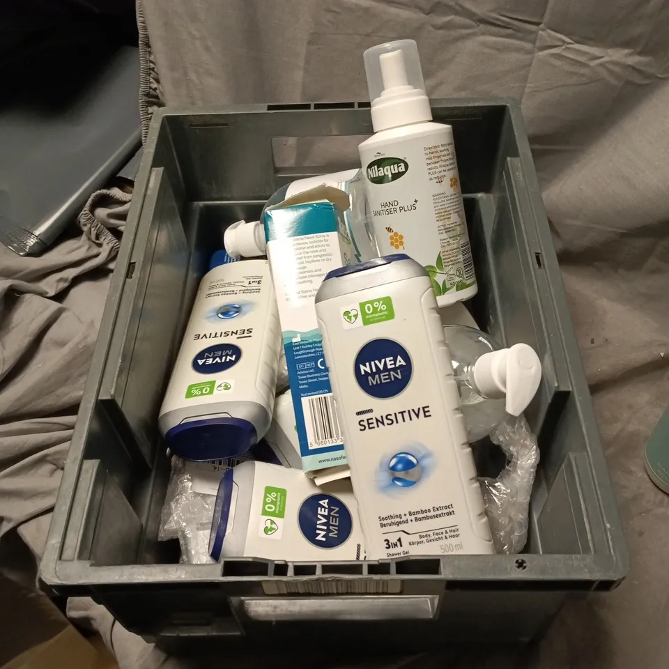 APPROXIMATELY 15 ASSORTED HEALTH AND BEAUTY ITEMS INCLUDING NIVEA MEN 3 IN 1 SHOWER GEL, HAND LOTION AND HAND SANITIZER