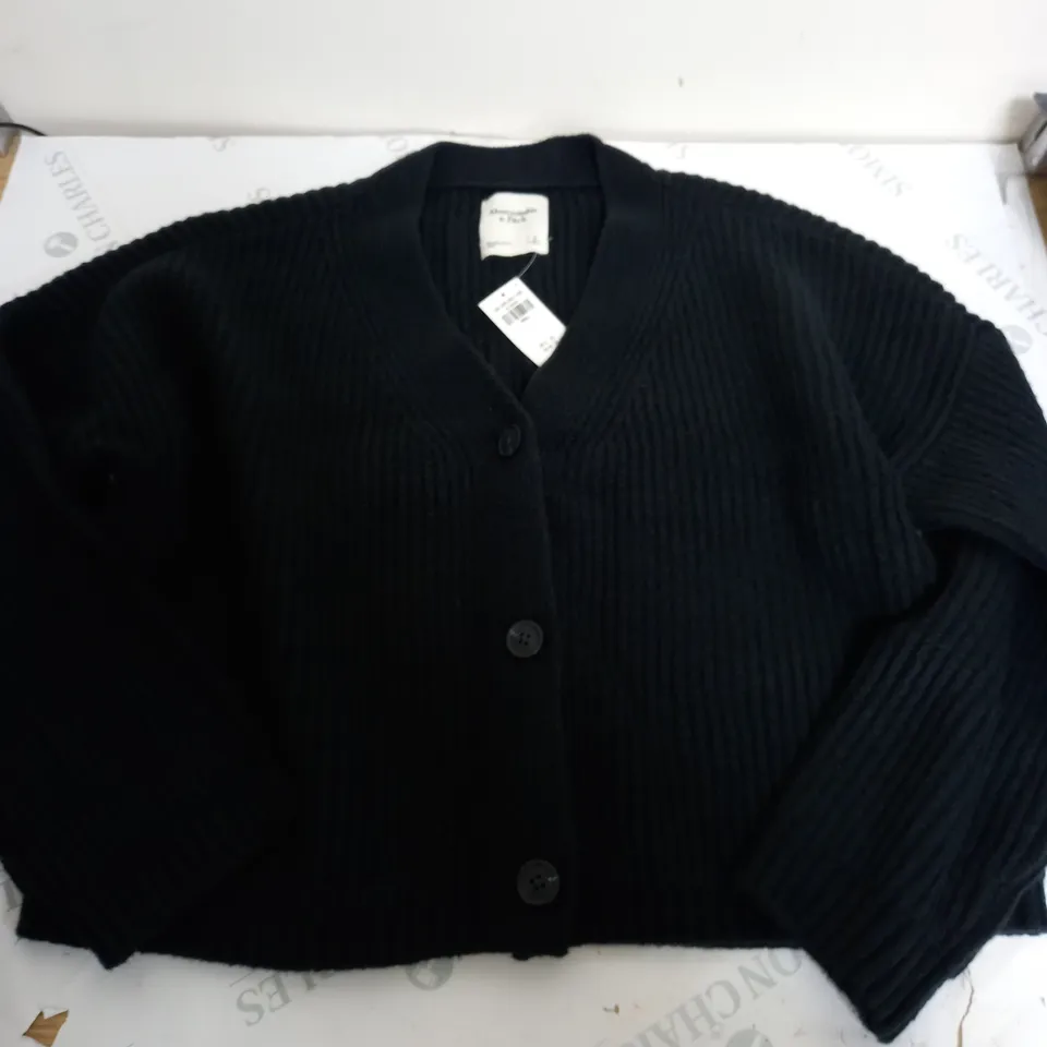 ABERROMBIE & FITCH CROP BUTTON UP CARDIGAN IN BLACK - SMALL