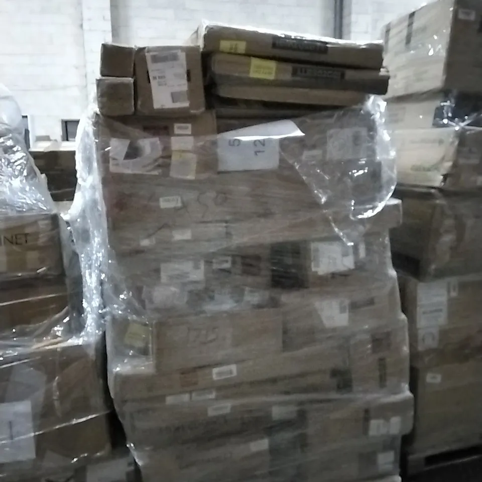 PALLET OF HOUSEHOLD ITEMS TO INCLUDE CAMPING CHAIR, XPATIO UMBRELLA, STEEL LADDER, CLOTHES RACK AND OTHER ASSORTED ITEMS....