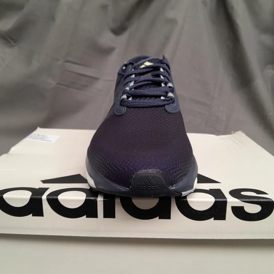 BOXED ADIDAS AVRY NAVY TRAINERS - UK 6
