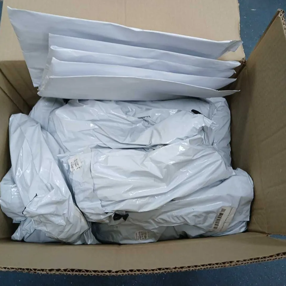 BOX OF APPROXIMATELY 20 SYNKARB RESISTANCE BANDS - VARIOUS COLOURS AND SIZES