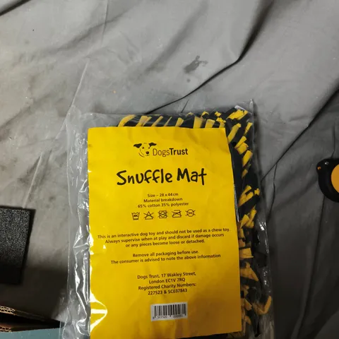 DOGS TRUST SNUFFLE MAT – 28 X 44 CM (65% COTTON, 35% POLYESTER)