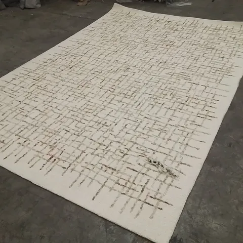 QUALITY DESIGNER AREA RUG - APPROXIMATELY 300X200CM