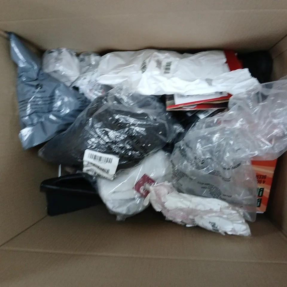 BOX OF APPROXIMATELY 10 ASSORTED ITEMS TO INCLUDE: ICONIC QUICK GLOW AND JEWELLERY 