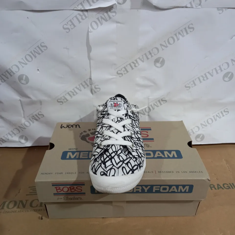 SKECHERS BOBS B EXTRA CUTE CANVAS SLIP ON TRAINER SIZE 6.5