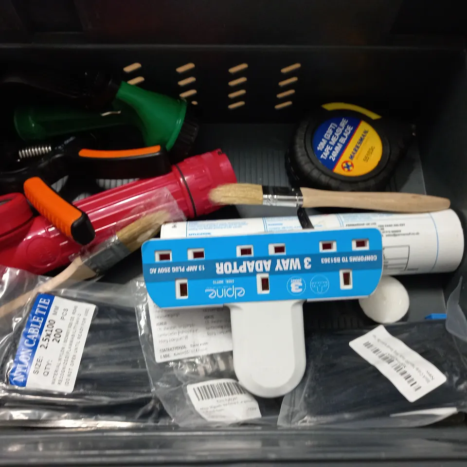 LOT OF ASSORTED TOOLS AND DIY ITEMS