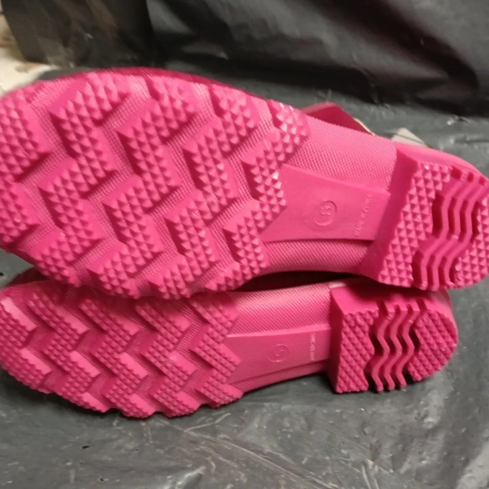 KIDS MOUNTAIN WAREHOUSE PLAIN WELLIES IN PINK - UK 5