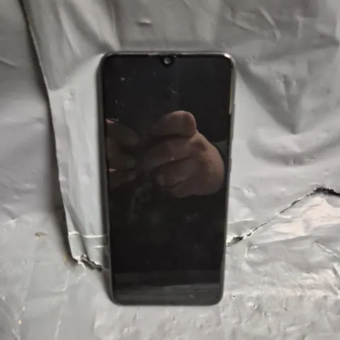 SAMSUNG GALAXY A70