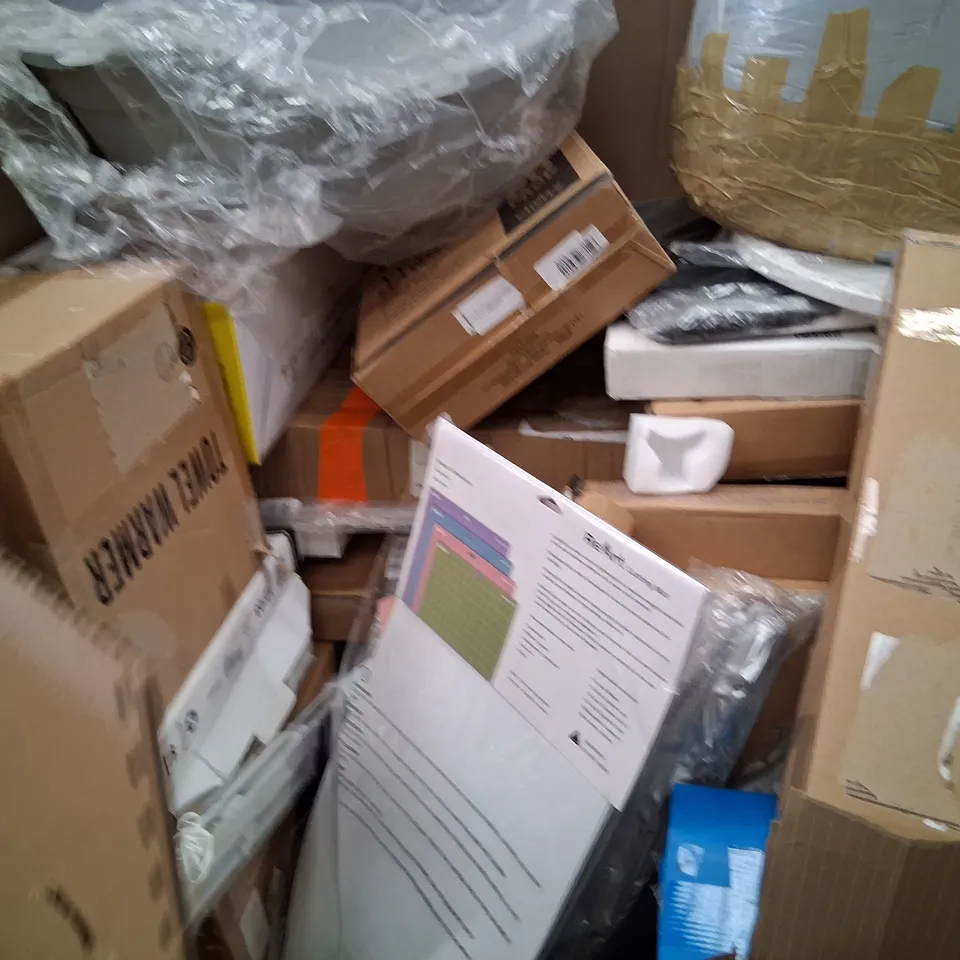 PALLET CONSISTING OF A LARGE QUANTITY OF ASSORTED HOUSEHOLD AND ELECTRICAL PRODUCTS AND ACCESSORIES TO INCLUDE;