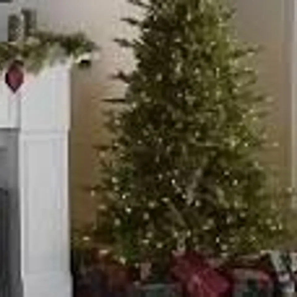 SANTA'S BEST PRE-LIT SNOW KISSED AUBURN CHRISTMAS TREE 6FT - COLLECTION ONLY