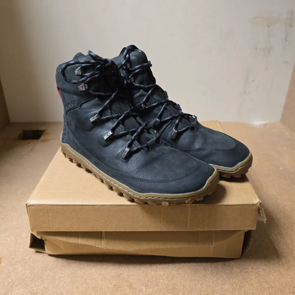 BOXED PAIR OF VIVOBAREFOOT WATERPROOF HIKING BOOT – 6.5