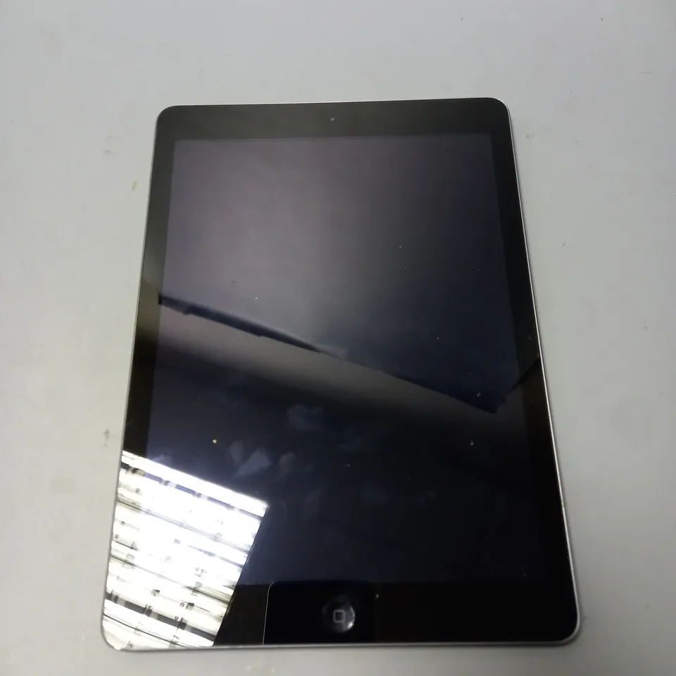 APPLE A1474 IPAD AIR 