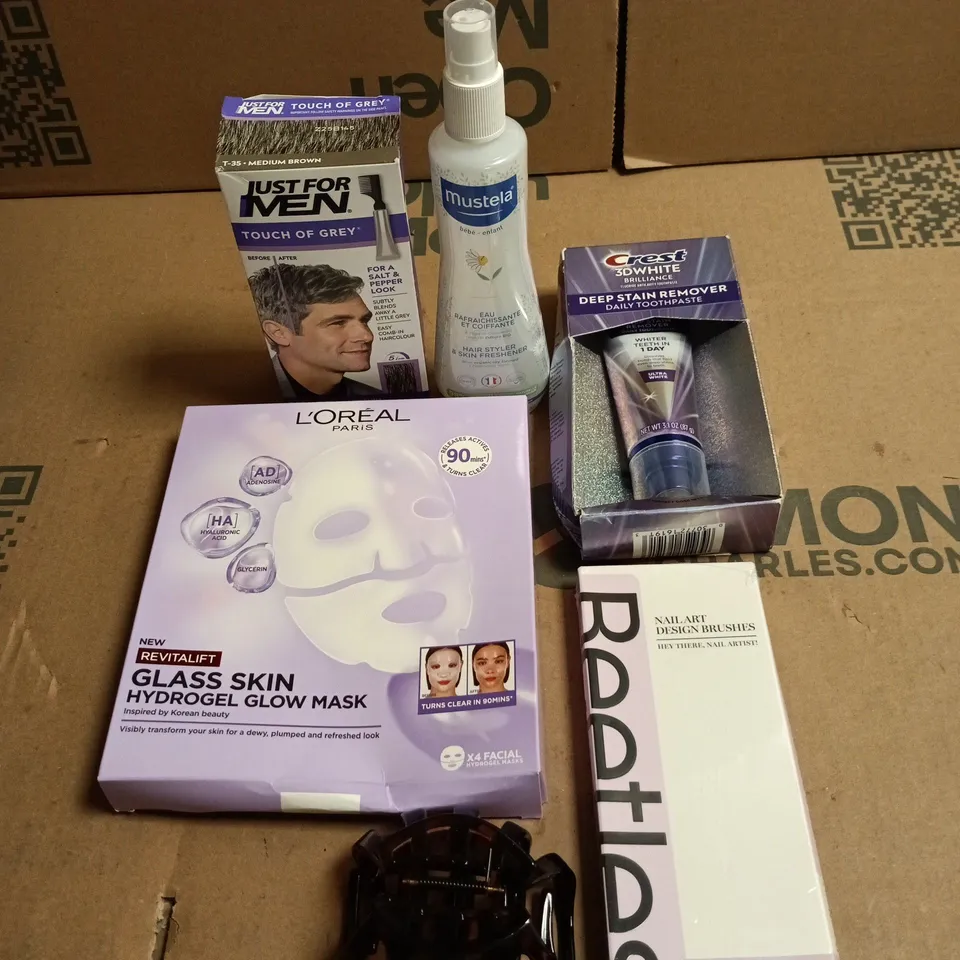 APPROXIMATEY 20 ASSORTED HEALTH AND BEAUTY PRODUCTS TO INCLUDE - JUST FOR MEN HAIR COLOUR - L'OREAL GLASS SKIN HYDROGEL GLOW MASK AND CREST 3D WHITE TOOTHPASTE