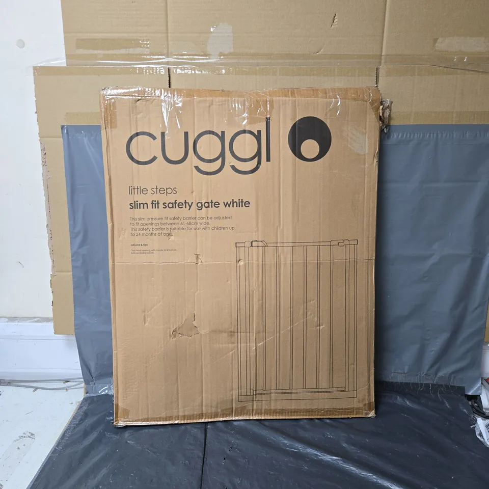 BOXED CUGGI LITTLE STEPS SLIM FIT SAFETY GATE IN WHITE
