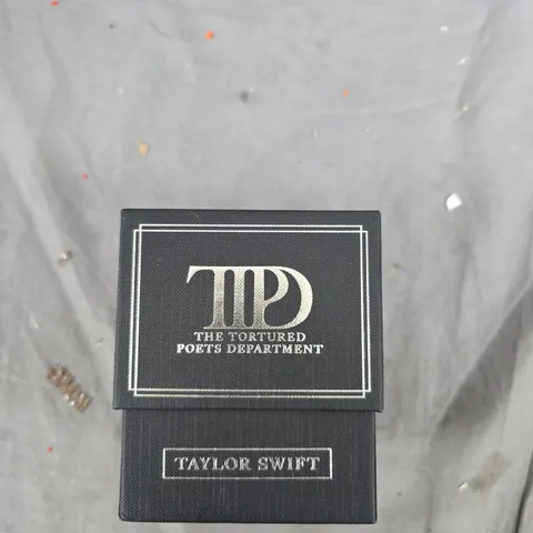 TAYLOR SWIFT CANDLE BY THE TORTURED POETS DEPARTMENT – BLACK JAR