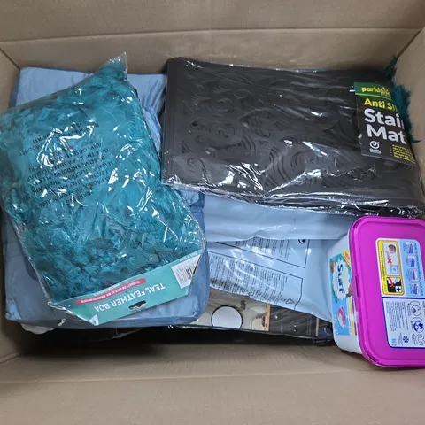 APPROXIMATELY 15 ASSORTED HOUSEHOLD PRODUCTS TO INCLUDE STAIRS MATS, FEATHER BOA AND SURF