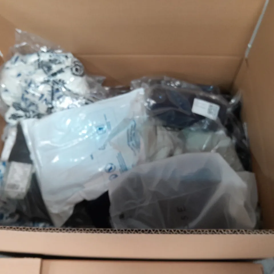 LARGE QUANTITY OF ASSORTED BAGGED CLOTHING ITEMS TO INCLUDE EMERY ROSE, JACK JONES AND ASOS