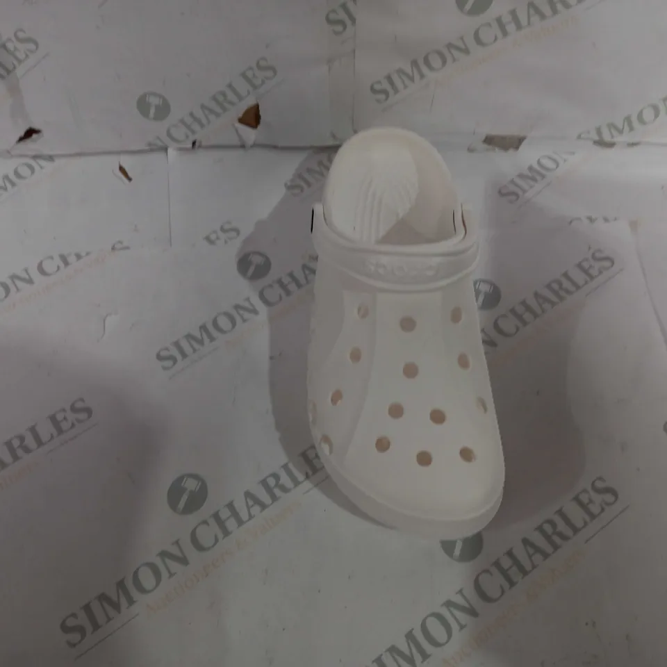 BOXED PAIR OF CROCS SANDALS IN WHITE - UK SIZE 9