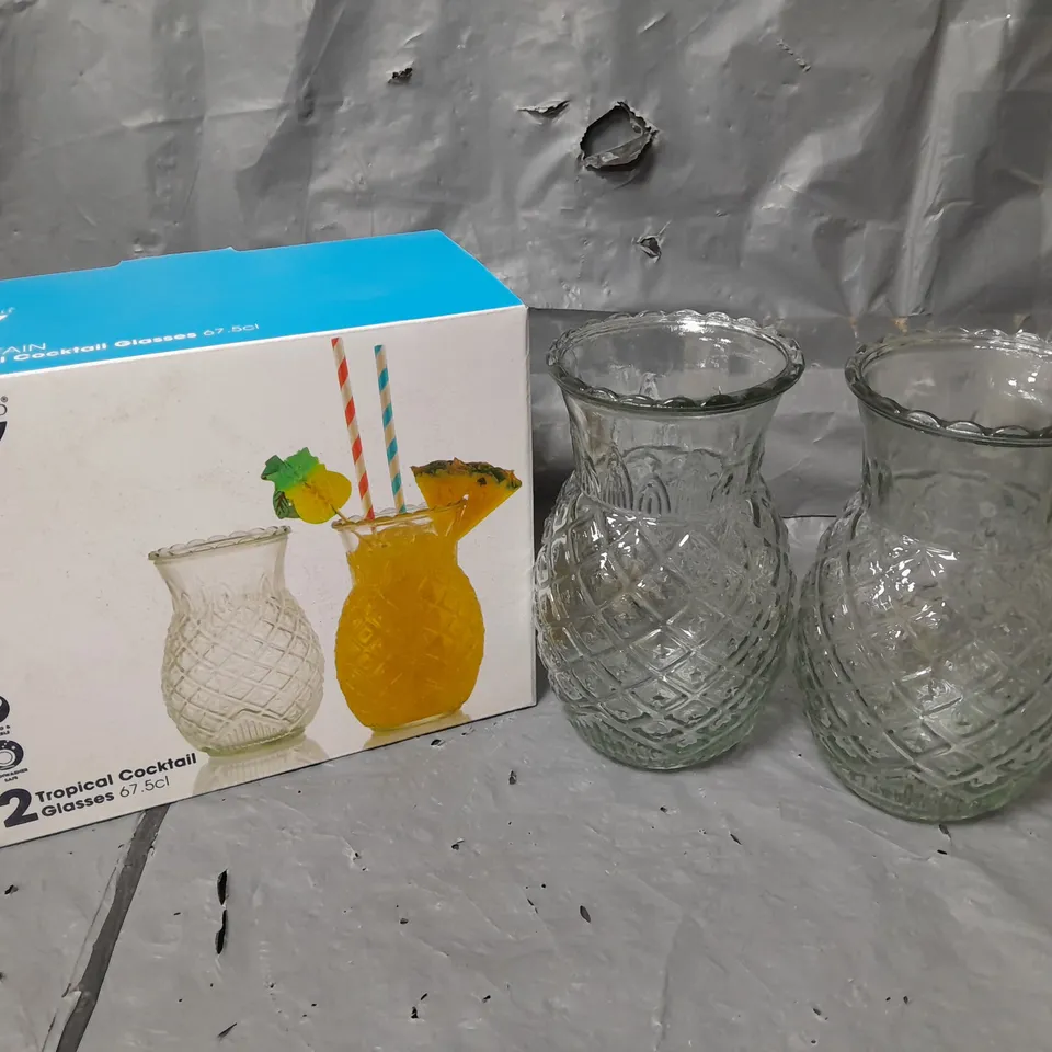 RAVENHEAD ENTERTAIN PINEAPPLE-SHAPED TROPICAL COCKTAIL GLASSES – SET OF 2