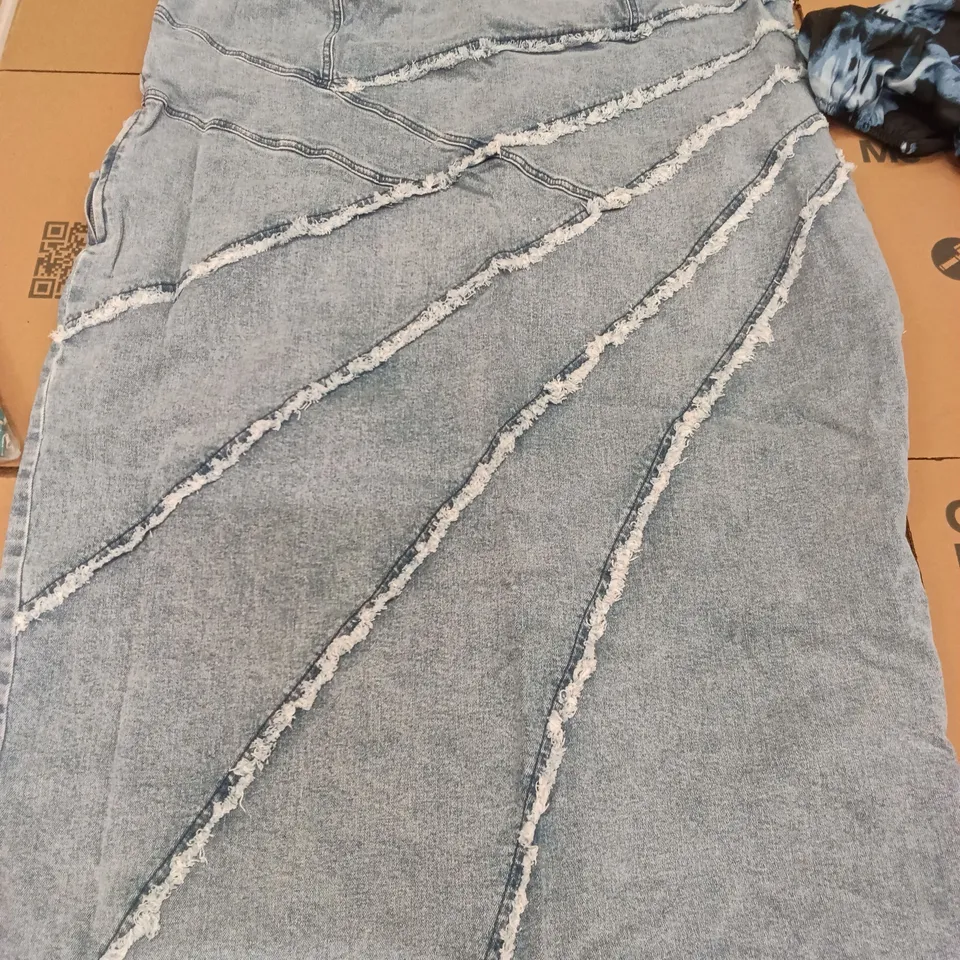 PALLET OF BRAND NEW WOMENS QUALITY DESIGNER CLOTHES APPROXIMATELY 105 TO INCLUDE; DRESSES, TOPS , SWIM SUITS ETC
