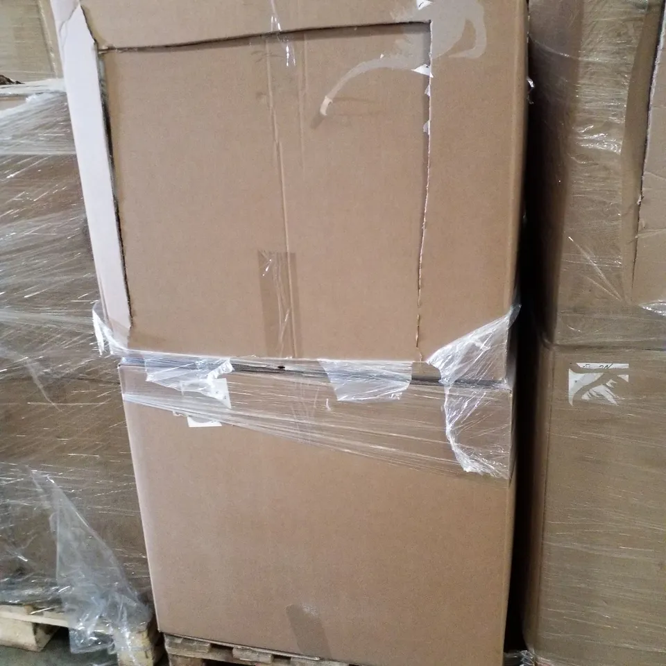 PALLET CONTAINING ASSORTED BEAN BAGS & BEDDING 