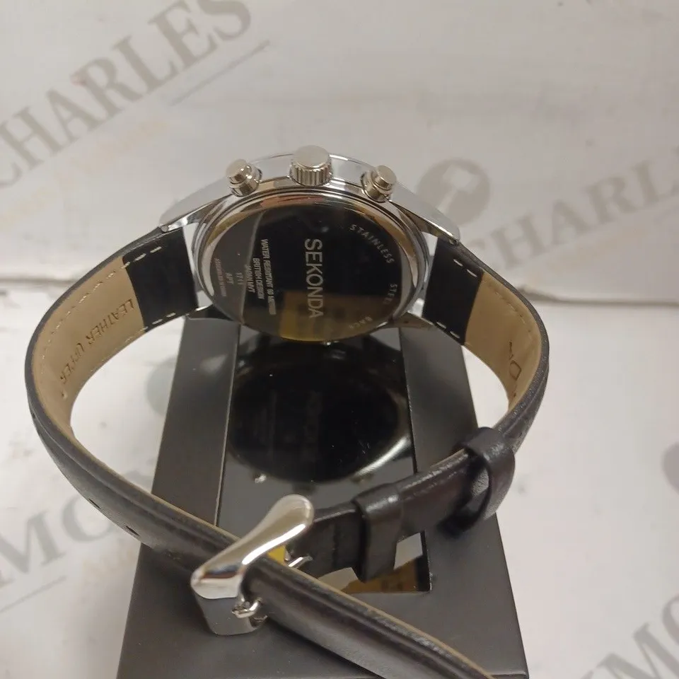 BOXED SEKONDA WATCH - STAINLESS STEEL BACK - LEATHER STRAP - JAPAN MOVEMENT - WATER RESISTANT 50M - SUB DIAL. 