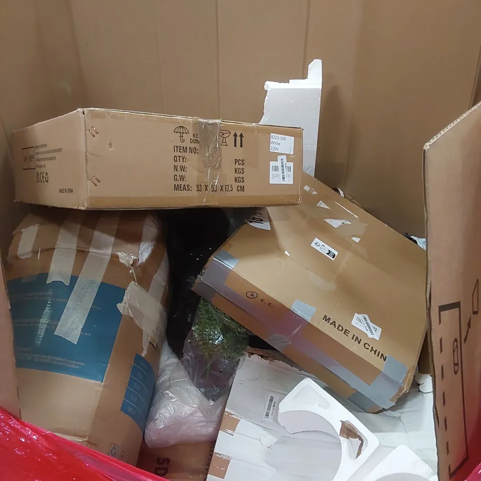 PALLET OF ASSORTED HOUSEHOLD ITEMS AND CONSUMER PRODUCTS TO INCLUDE; AIR FRYERS, AIR COOLERS, BOXED FURNITURE ETC 