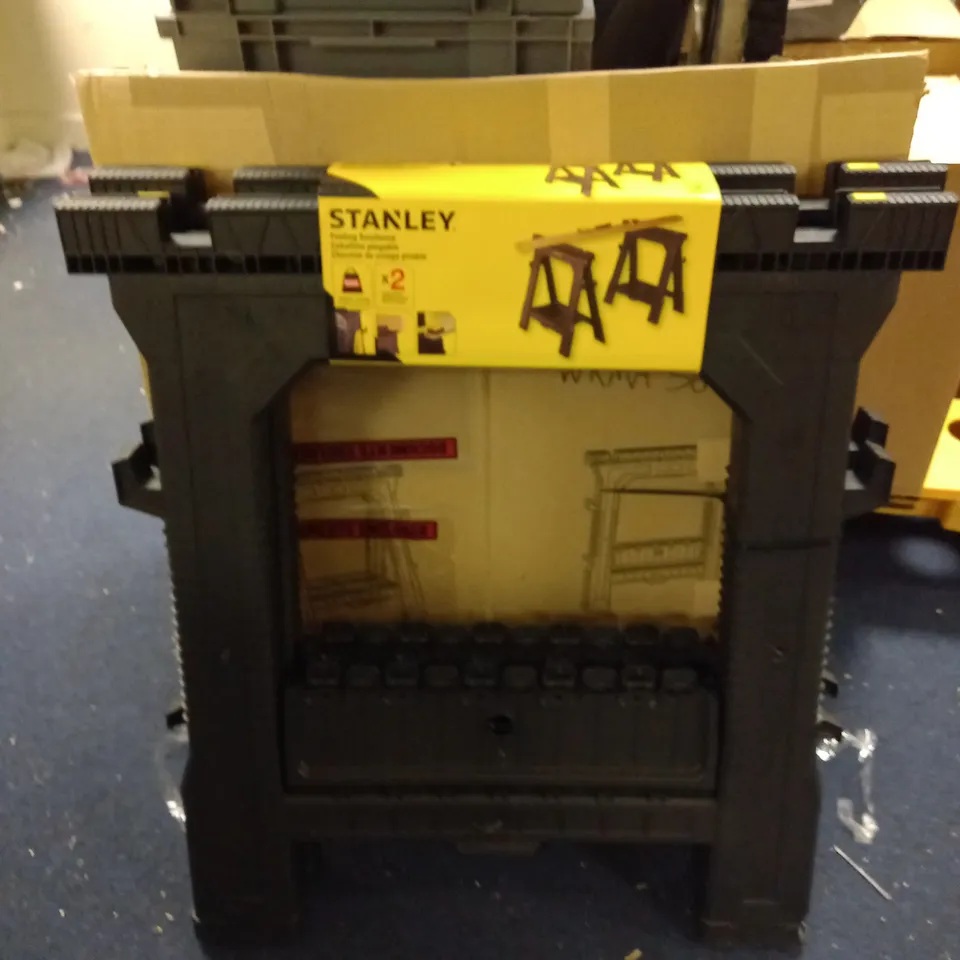 STANLEY FOLDING SAWHORSE 