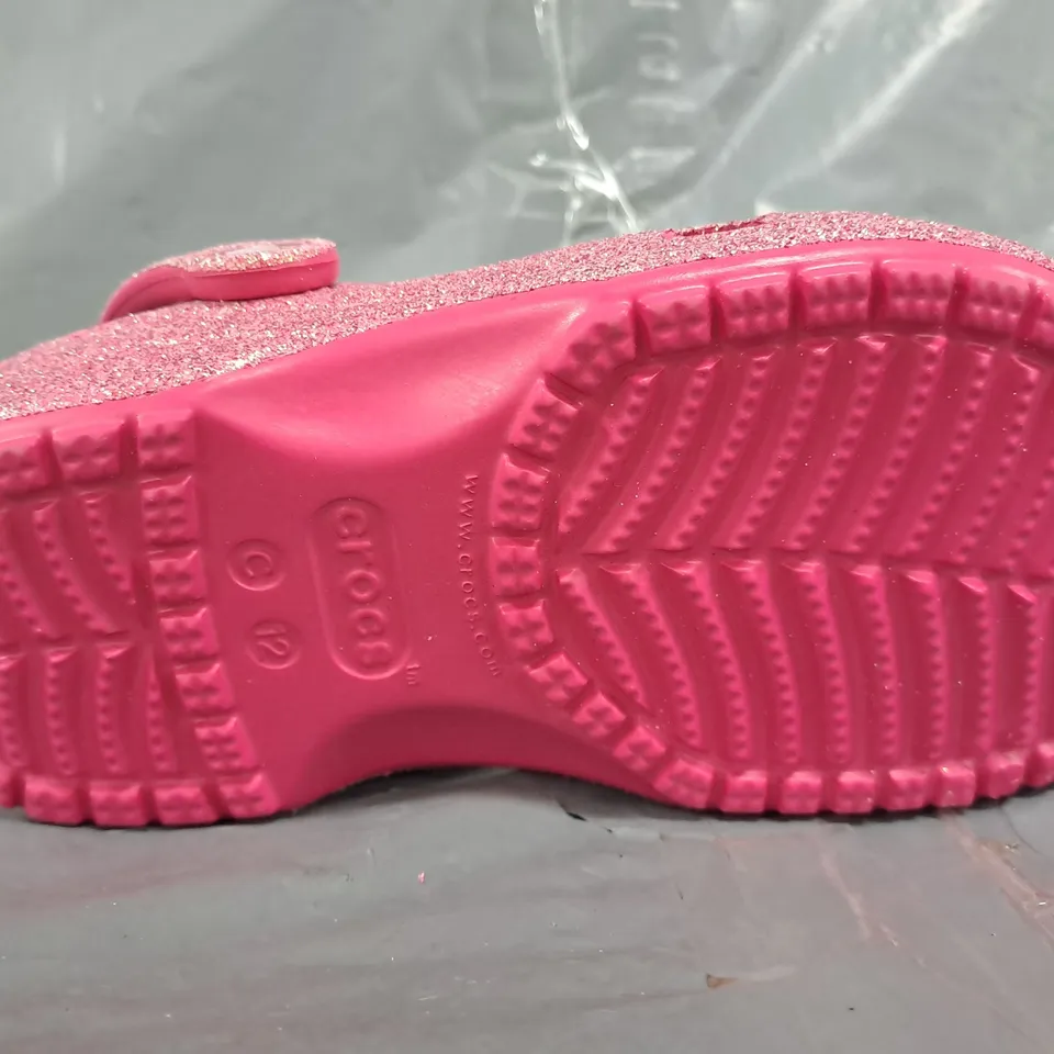 PAIR OF CROCS CLASSIC IRIDESCENT GLITTER CLOGS IN PINK/MULTI SIZE UK C12