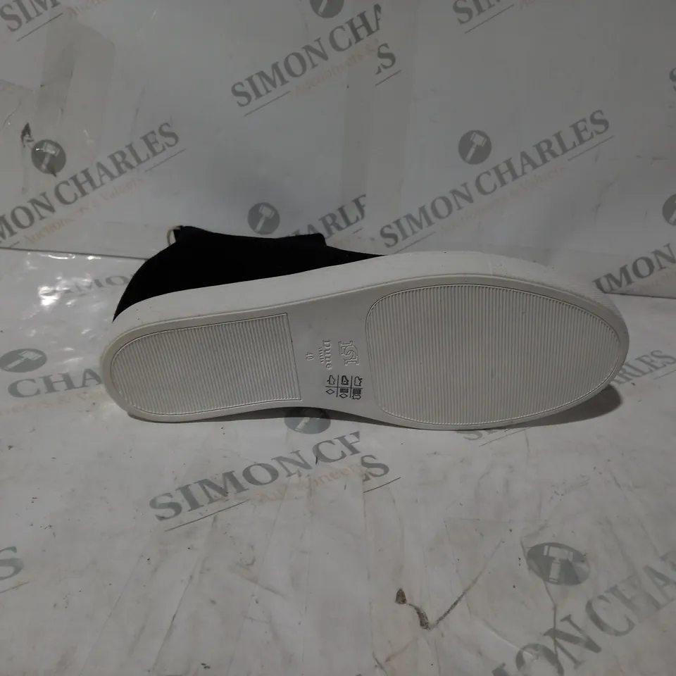 BOXED PAIR OF DUNE EMPOWER KNIT HIDDEN WEDGE TRAINERS IN BLACK UK SIZE 7