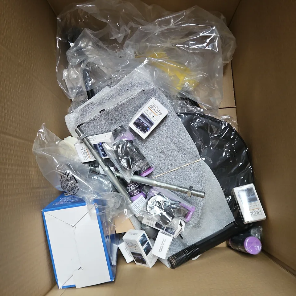 APPROXIMATELY 8 ASSORTED AUTO ITEMS TO INCLUDE INNER TIE ROD, TAIL LIGHT, KNUCKLE BAR, ETC. - COLLECTION ONLY 
