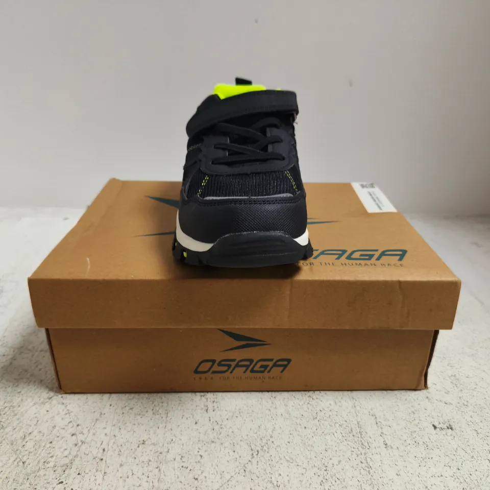 BOXED PAIR OF OSAGA COLUMBIA TRAINERS IN BLACK/GREEN SIZE 2