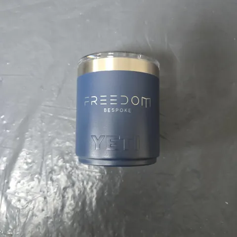 YETI BESPOKE FREEDOM TUMBLER – BLUE WITH CLEAR LID