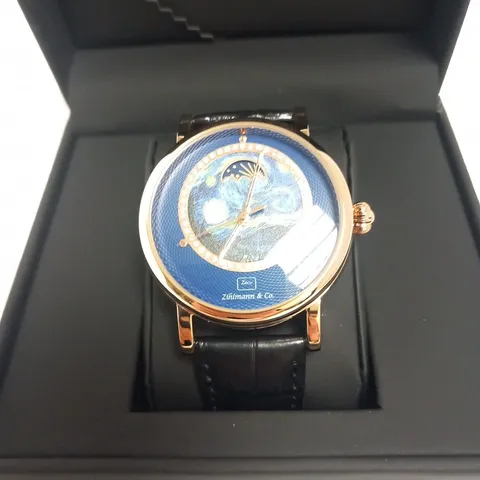 BOXED MENS ZIHLMANN & CO AUTOMATIC WATCH β Z150 β MOONPHASE DIAL β GLASS EXHIBITION BACKCASE - SILVER COLOUR CASE β BLACK LEATHER STRAP