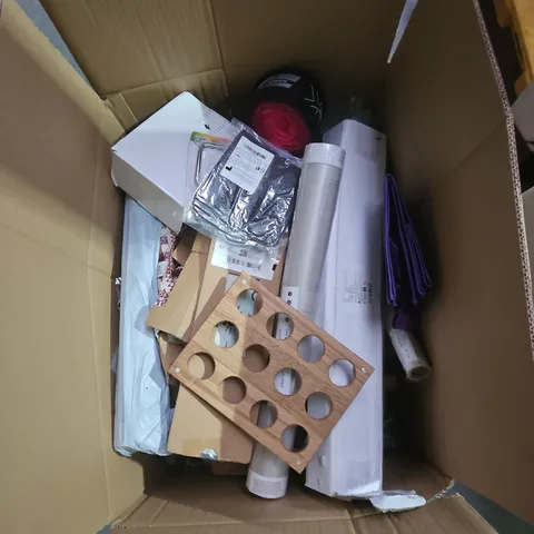 BOX OF APPROX 15 HOUSEHOLD ITEMS TOO INCLUDE WALLPAPER, TOILET ROLL HOLDER, KNEE HEATING PAD , ETC