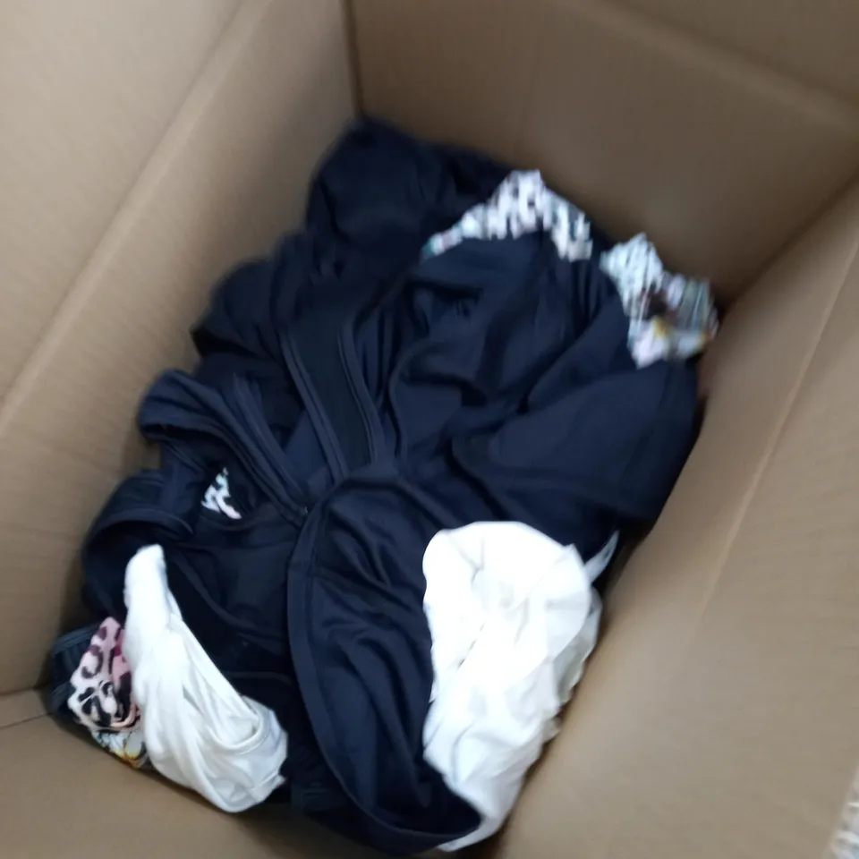 BOX OF APPROXIMATELY 10 CLOTHING ITEMS INCLUDING GYM BRAS, FULL JUMPSUIT, T-SHITS ETC