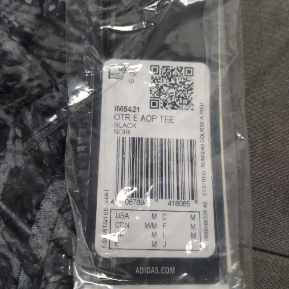 ADIDAS BLACK T-SHIRT – UK M 