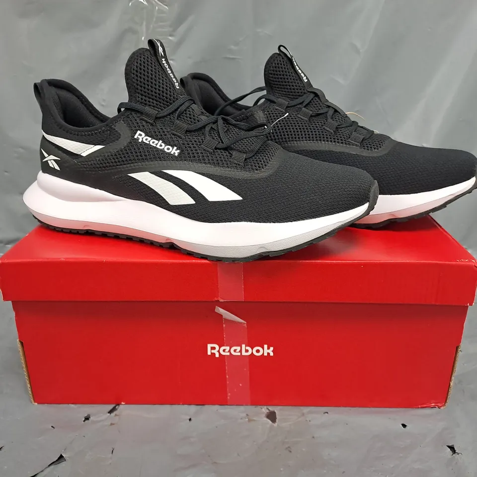 BOXED PAIR OF REEBOK CITYRIDE TRAINERS IN BLACK/WHITE SIZE UK 10