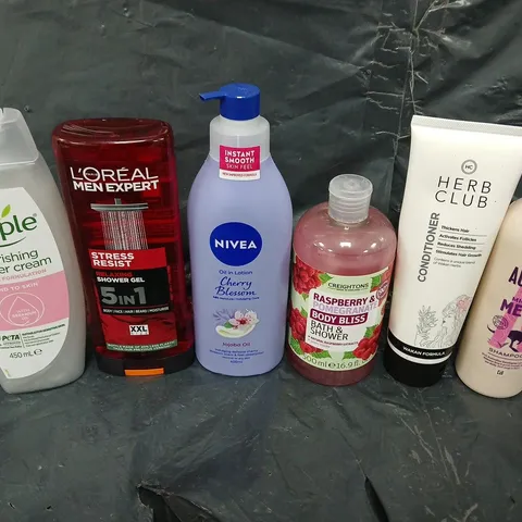 APPROXIMATELY 15 ASSORTED HEALTH & BEAUTY PRODUCTS TO INCLUDE L'OREAL MEN, NIVEA AND HERB CLUB 