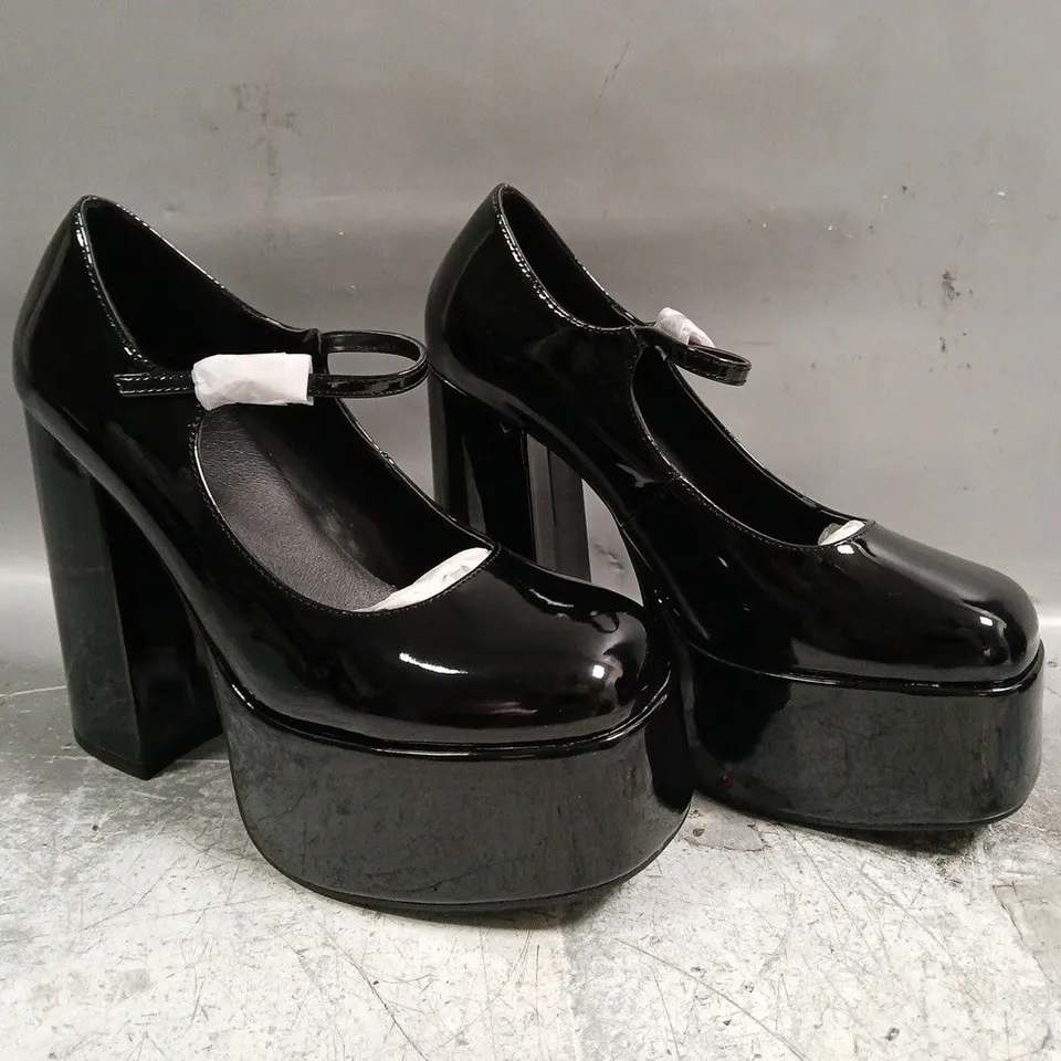 BOXED PAIR OF KOI DARKBLOOM BLACK PATENT PLATFORM HEELS SIZE UK 6