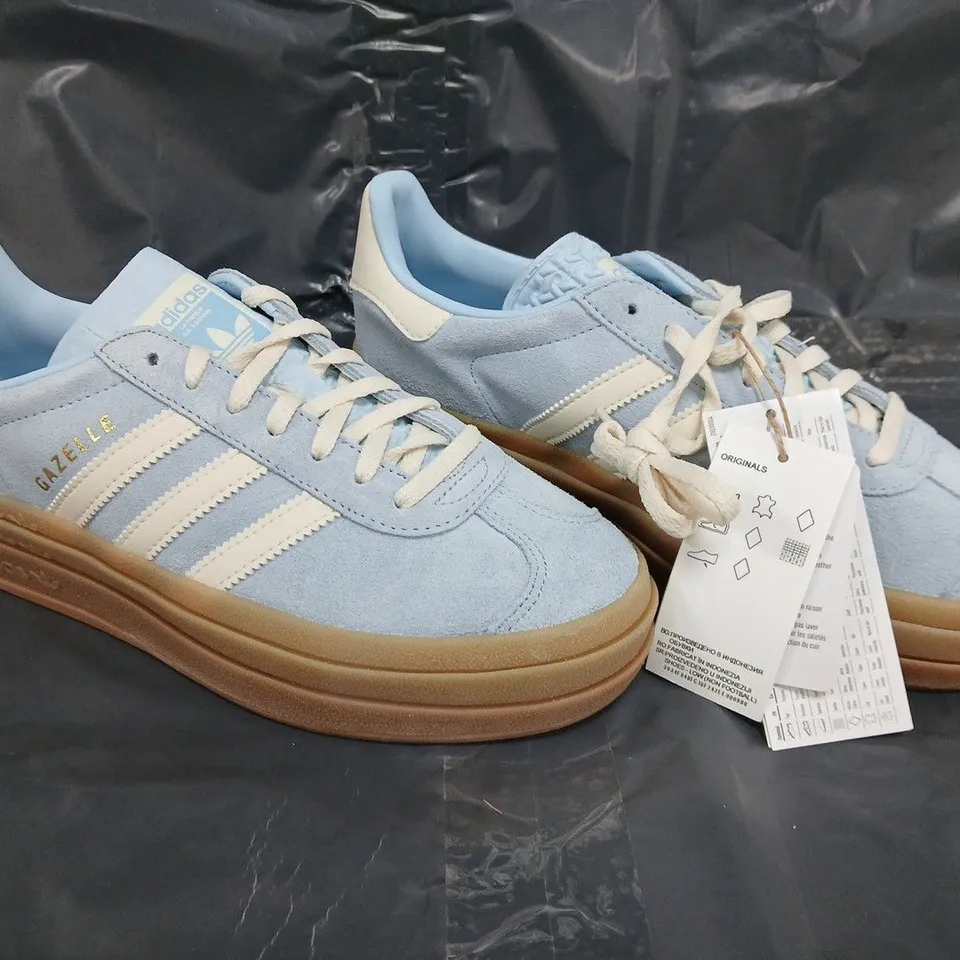 BOXED PAIR OF ADIDAS GAZELLE BOLD WOMENS SHOES IN LIGHT BLUE/CREAM SIZE UK 5.5