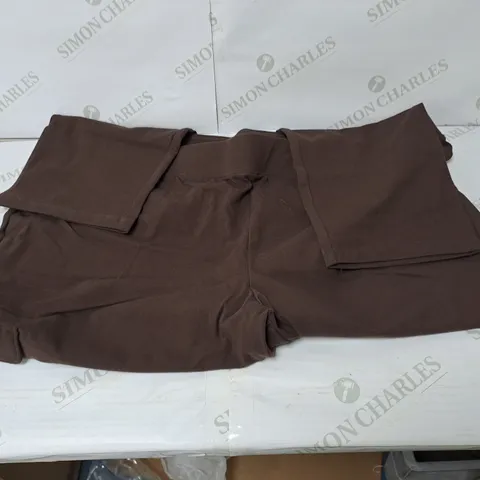 3 X D&CO TRAININGS PANTS - BROWN // SIZES: 3XL UK