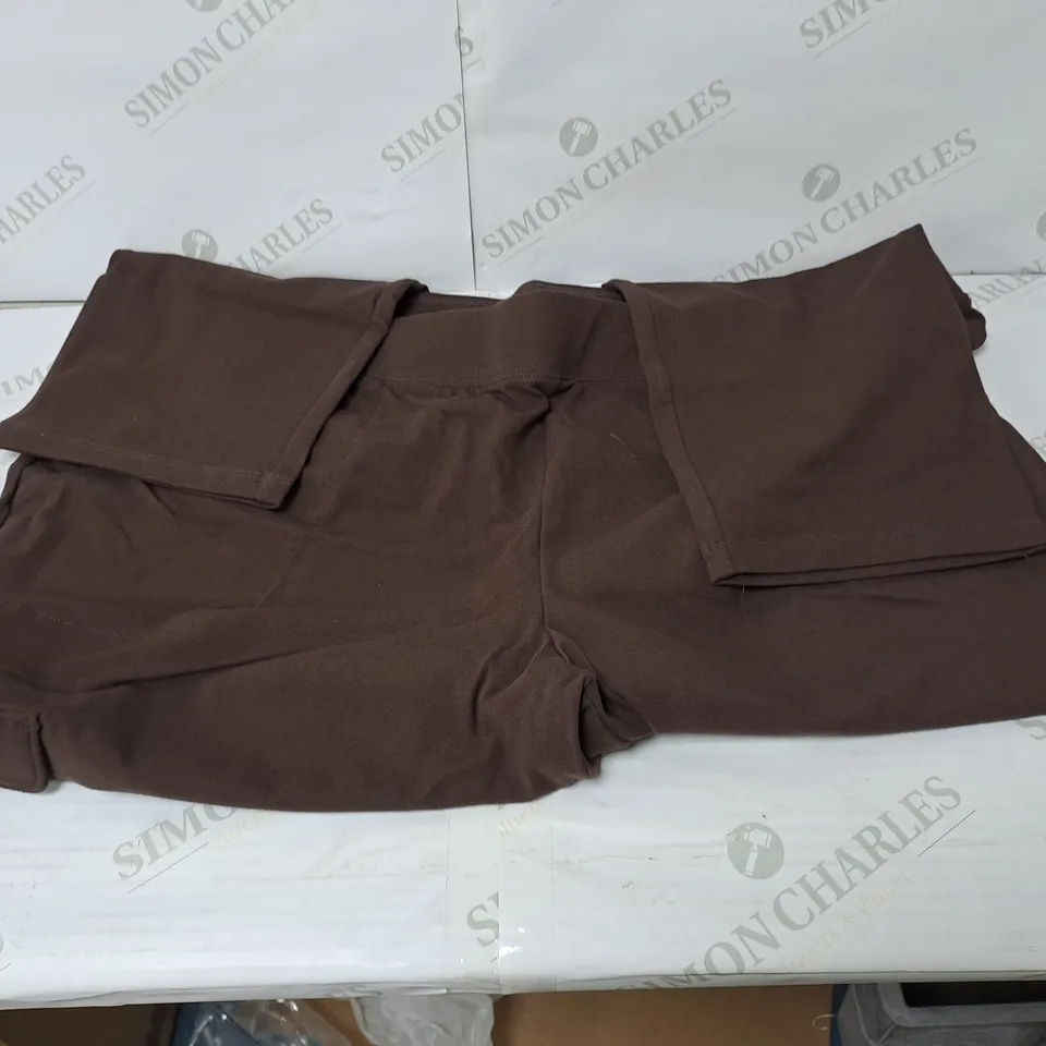 3 X D&CO TRAININGS PANTS - BROWN // SIZES: 3XL UK