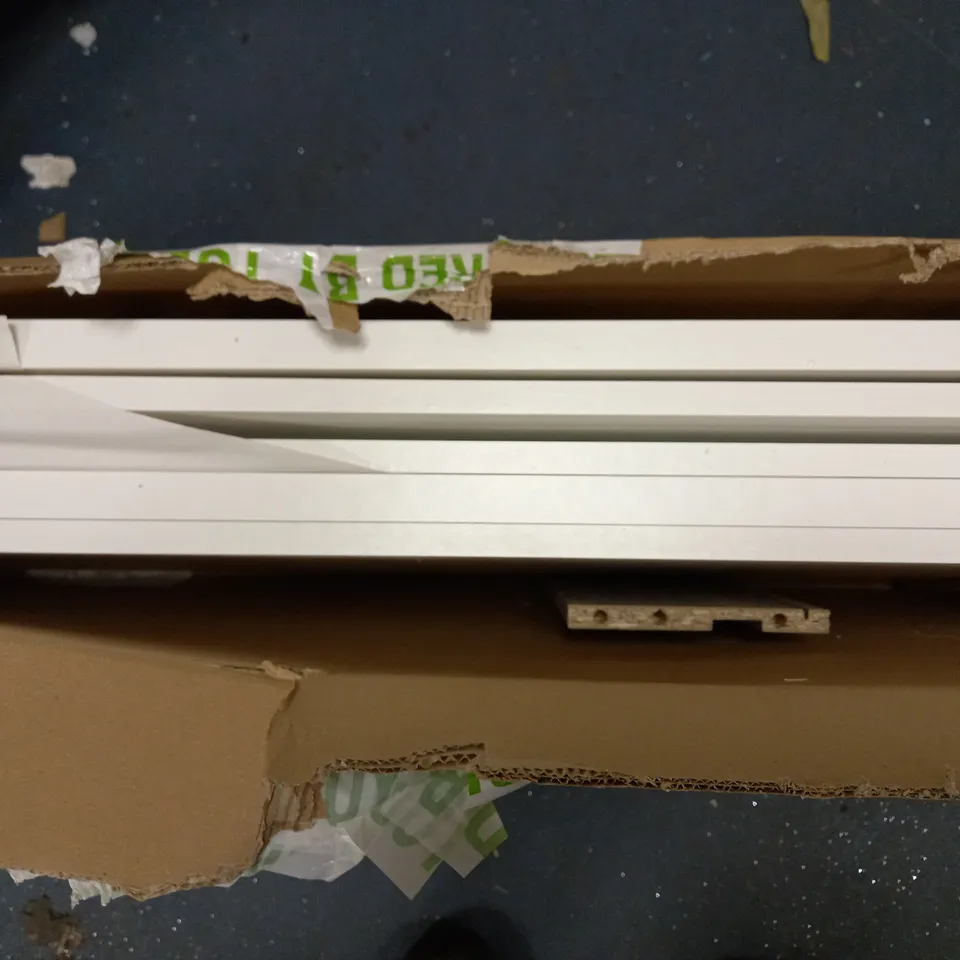 NEW METRO DESK - WHITE - COLLECTION ONLY RRP £118