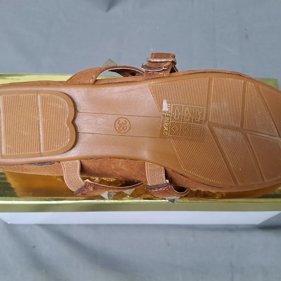 BOX OF APPROXIMATELY 10 PAIRS OF BELLA STAR SHOES IN BROWN IN VARIOUS SIZES