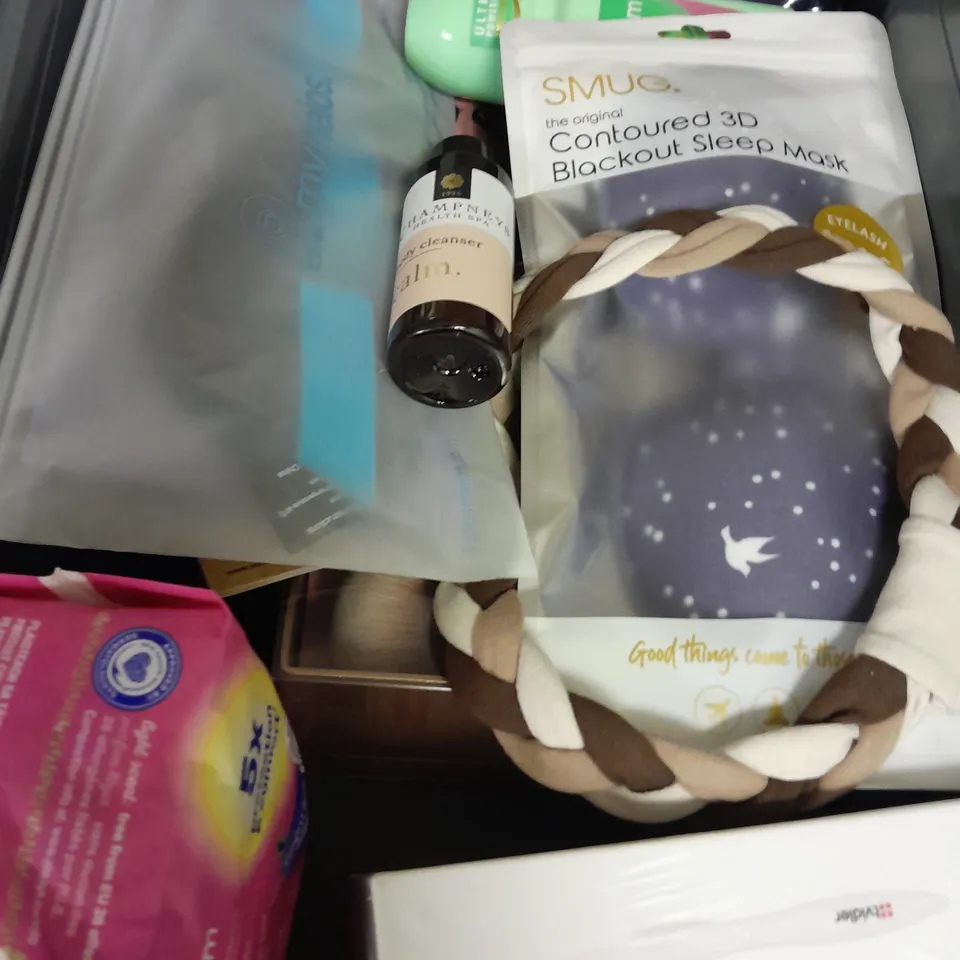 APPROXIMATELY 20 ASSORTED HEALTH & BEAUTY PRODUCTS TO INCLUDE BRUSH ORALB IO TOOTHBRUSH HEADS, ALWAYS PLATINUM PADS AND GIVE ME CONDITIONER